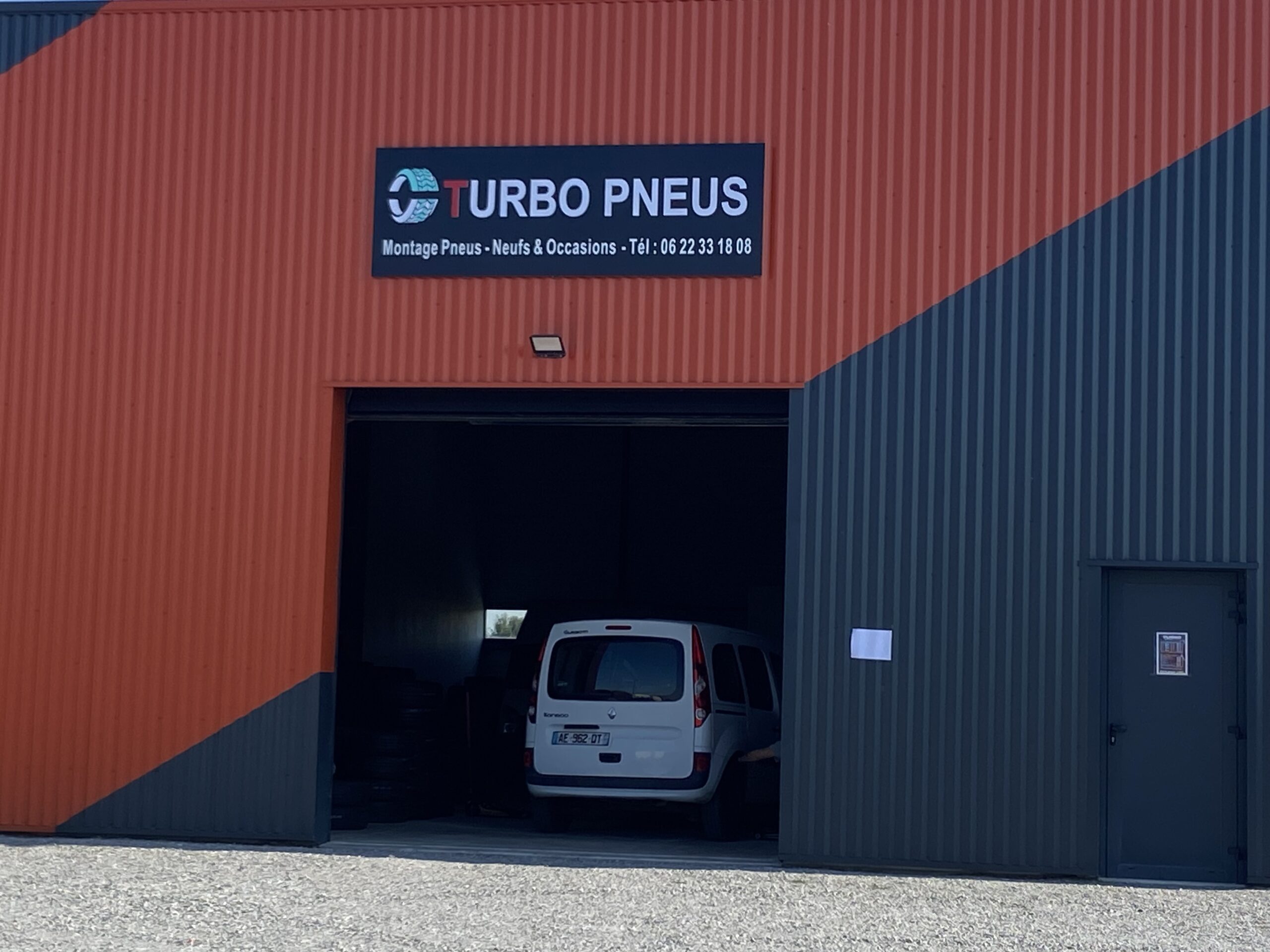 Facade turbo pneus vouille.